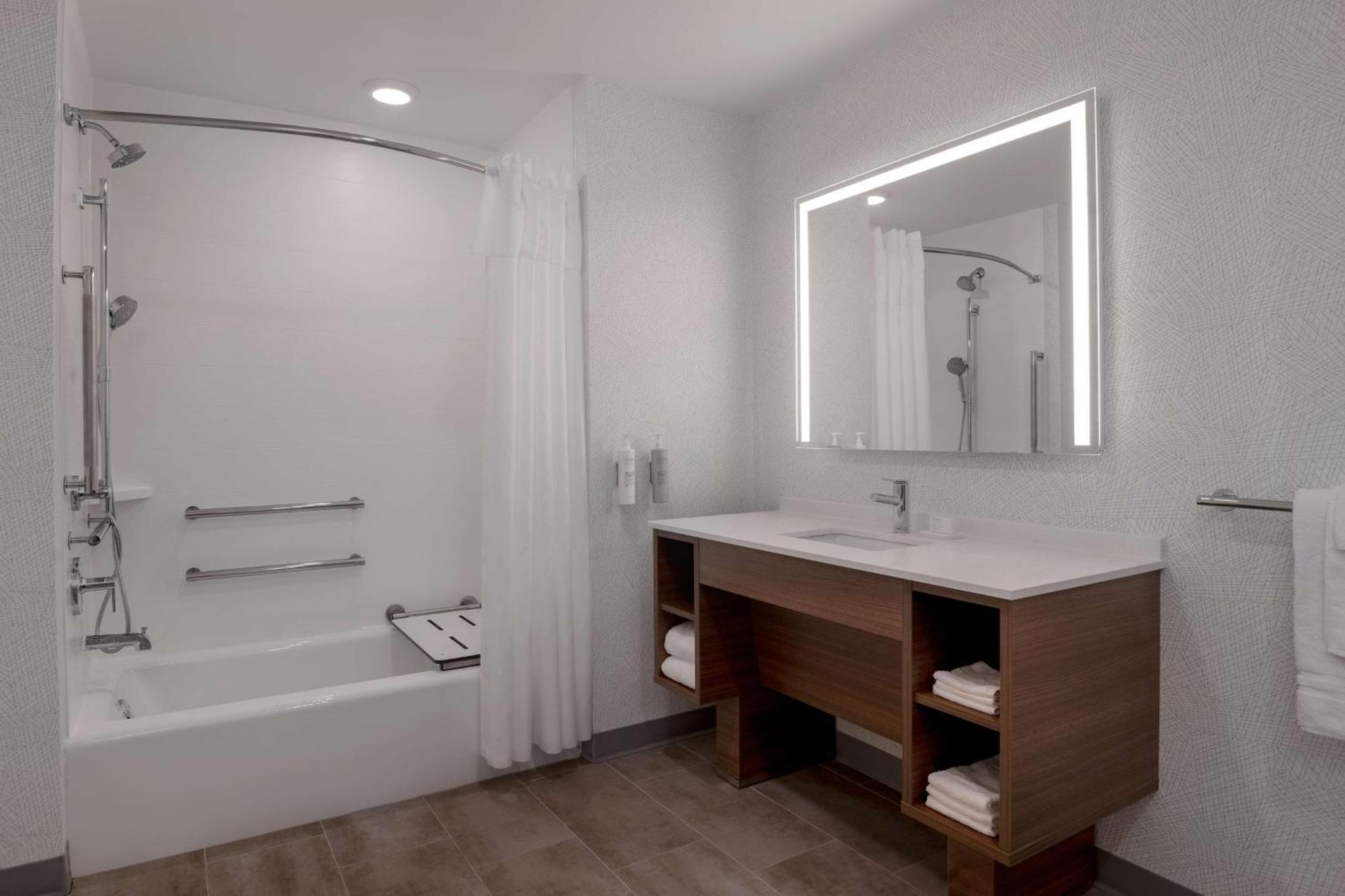 Home2 Suites By Hilton Sheboygan Exterior photo